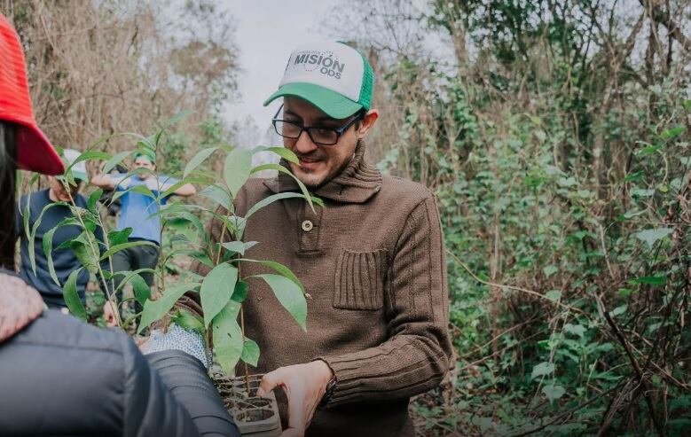 Realizan plantación masiva de árboles en Cerro Corá.