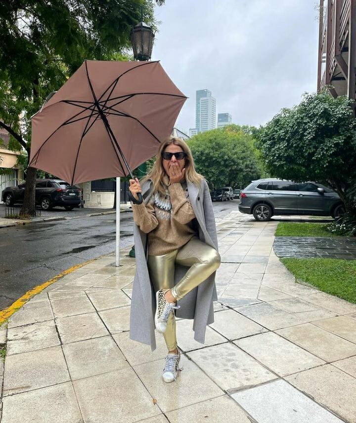 Flavia Palmiero brilla en la lluvia