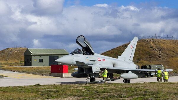 El modelo Eurofighter Typhoon, es considerado "la joya europea". Hoy varias unidades están destinadas en Malvinas y tienen asiento en el Complejo Militar de Monte Agradable.