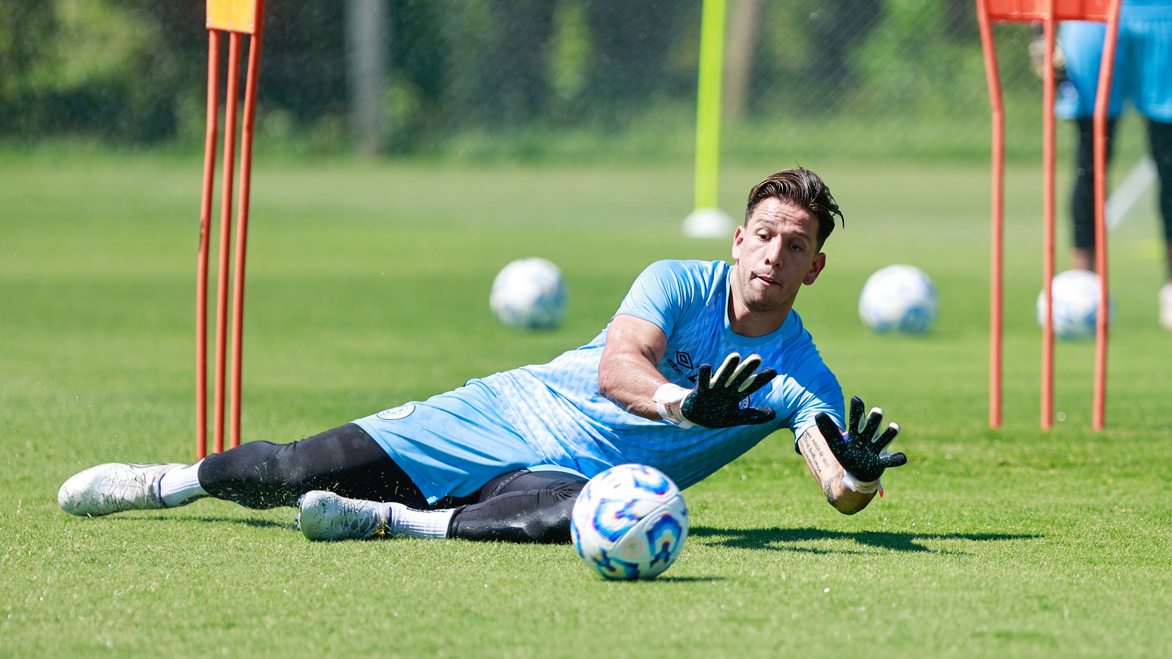 Juan Espínola en plena pretemporada y sabiendo que será un arranque de año complicado (Prensa Belgrano).