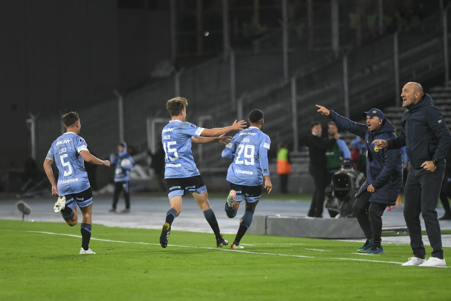 Belgrano enfrentó a Delfín de Ecuador en el estadio Mario Alberto Kempes, por la cuarta fecha del Grupo C de la Copa Sudamericana. (Javier Ferreyra / La Voz)