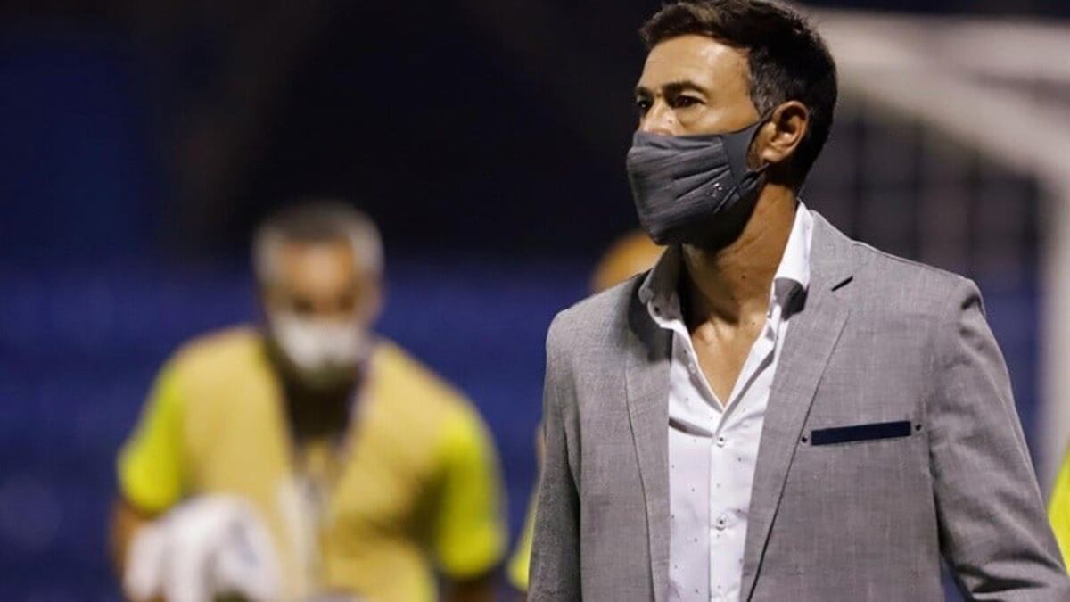 El Kily González paró un equipo sin cambios de cara al clásico rosarino