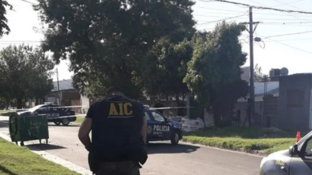 Ataque sicario en Rosario: un nene de 6 años, dos adolescentes y una joven fueron heridos a tiros