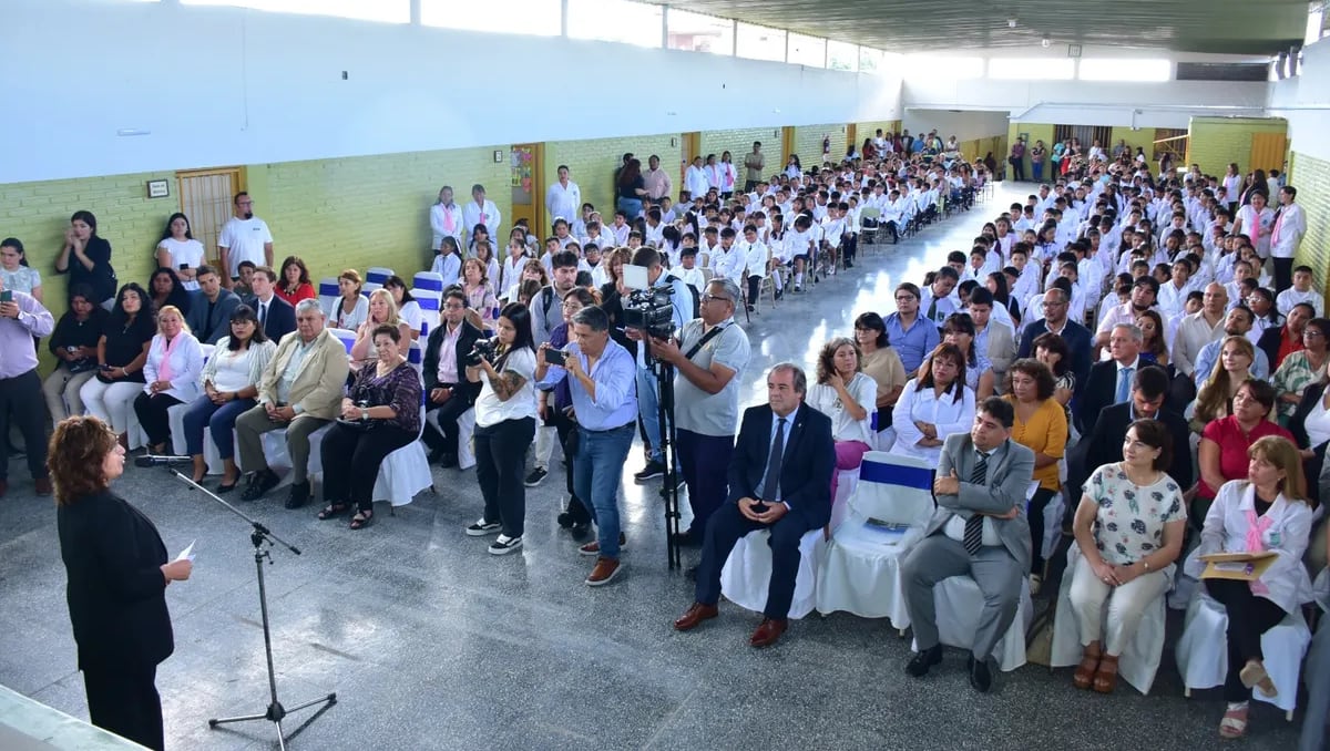 La Escuela nº 224 "Nuestra Señora del Rosario" de la ciudad de Monterrico fue escenario del acto central de inicio del ciclo lectivo 2025 para el nivel primario en Jujuy.