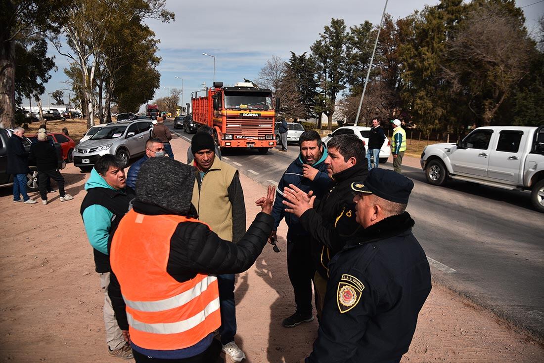 En Córdoba se extendió la protesta de los transportistas por la falta de gasoil 