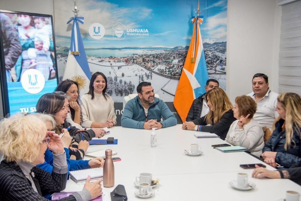 La Comisión del Museo está conformada por docentes en actividad, jubilados de la escuela, por su personal directivo, ex alumnos y alumnas, autoridades municipales y especialistas en museología y patrimonio histórico de la ciudad.