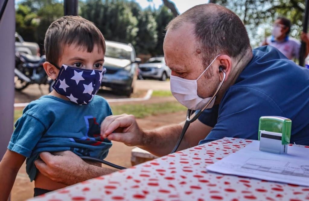 Personal de Atención Primaria de la Salud (APS) realizó fichas médicas a escolares.