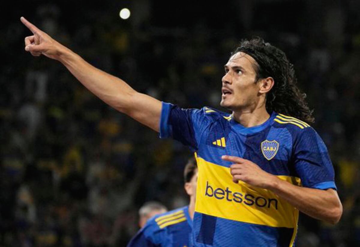 El cordobés que se llevó la camiseta de Cavani, goleador en la clasificación de Boca