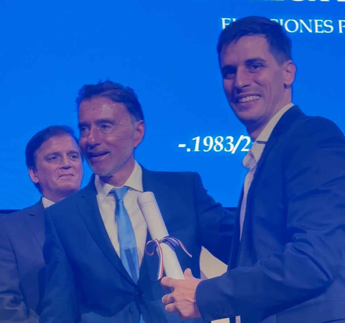 Leonardo Viotti recibió el diploma de intendente electo por parte del Tribunal Electoral de Santa Fe