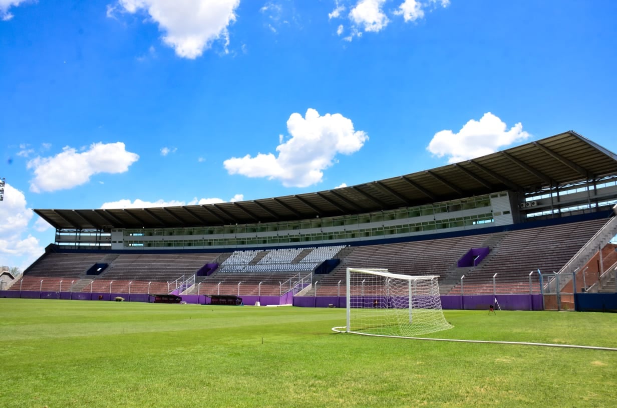 El Juan Gilberto Funes de La Punta en San Luis, sede de Talleres-Godoy Cruz por Copa Argentina.