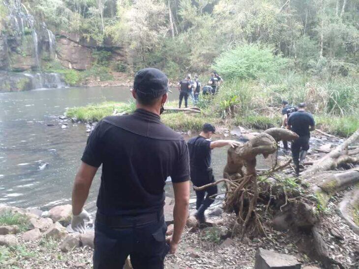 Un individuo falleció tras zambullirse al Salto de Arroyo Alegre en Aristóbulo del Valle.