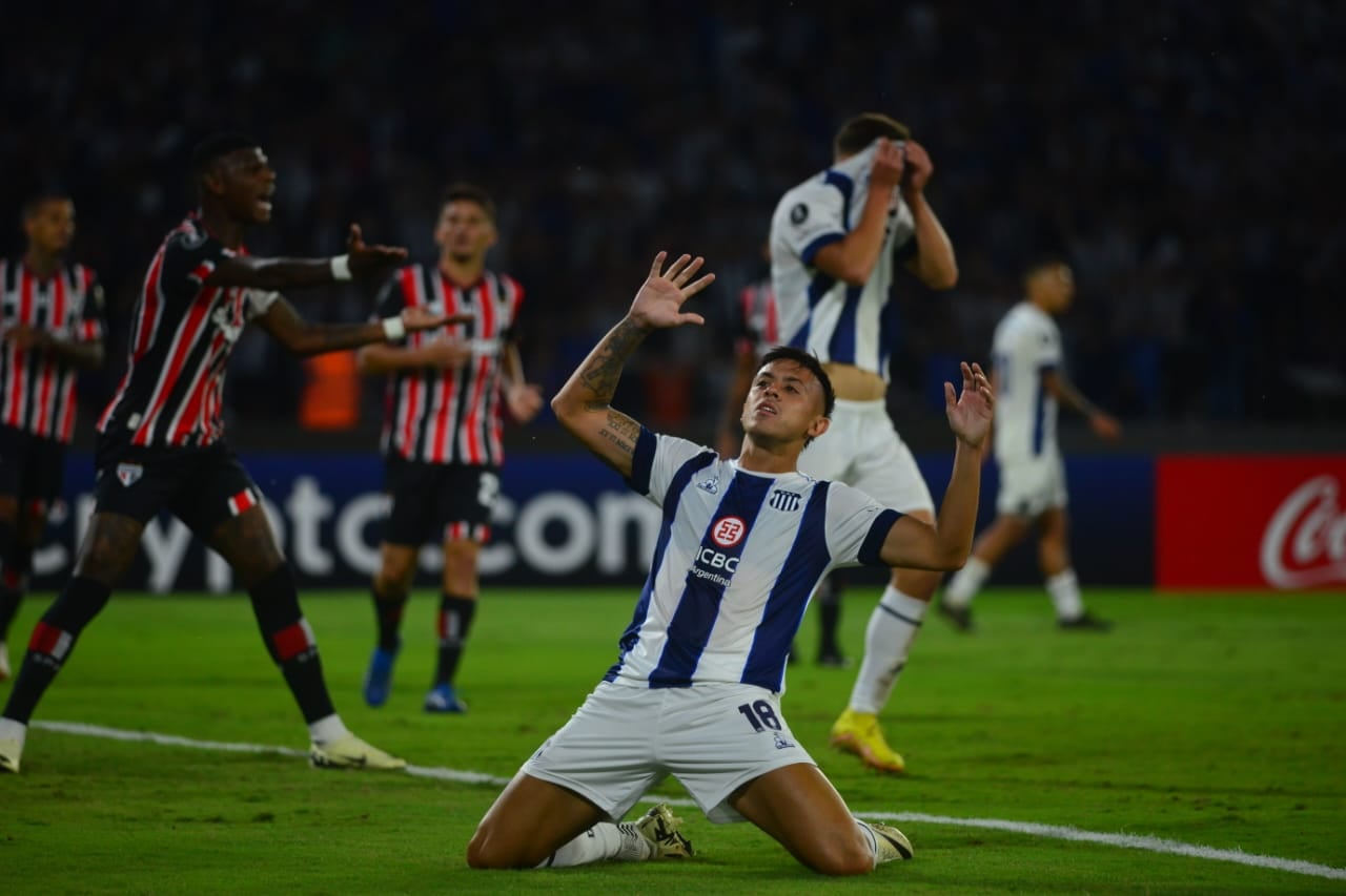 Talleres y São Paulo, en duelo por la primera fecha del Grupo B de la Copa Libertadores 2024. (Nicolás Bravo / La Voz)