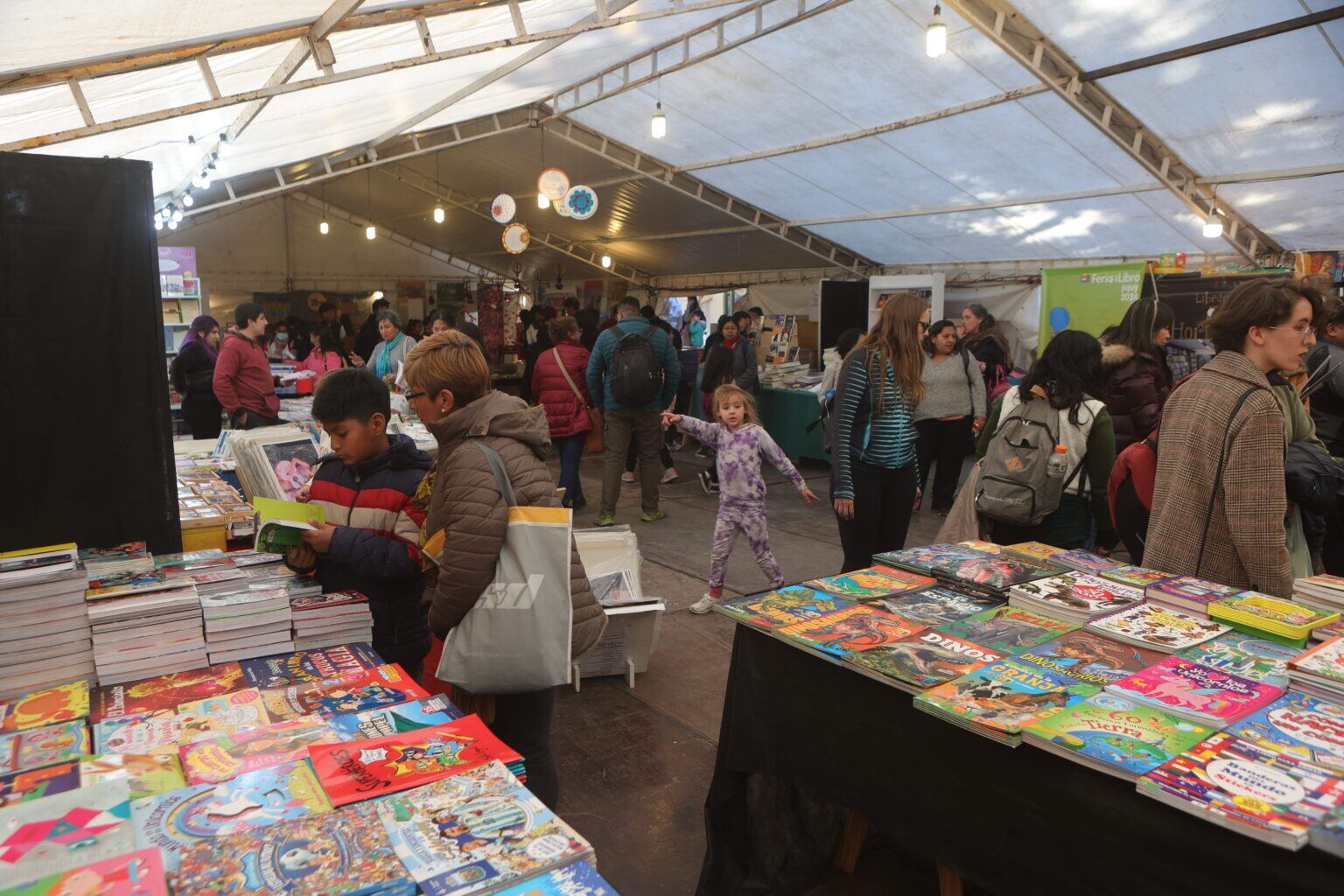 La Feria del Libro Jujuy estará abierta al público, con entrada libre y gratuita, hasta el 18 de agosto en las instalaciones de la Sociedad Española, en San Salvador de Jujuy.