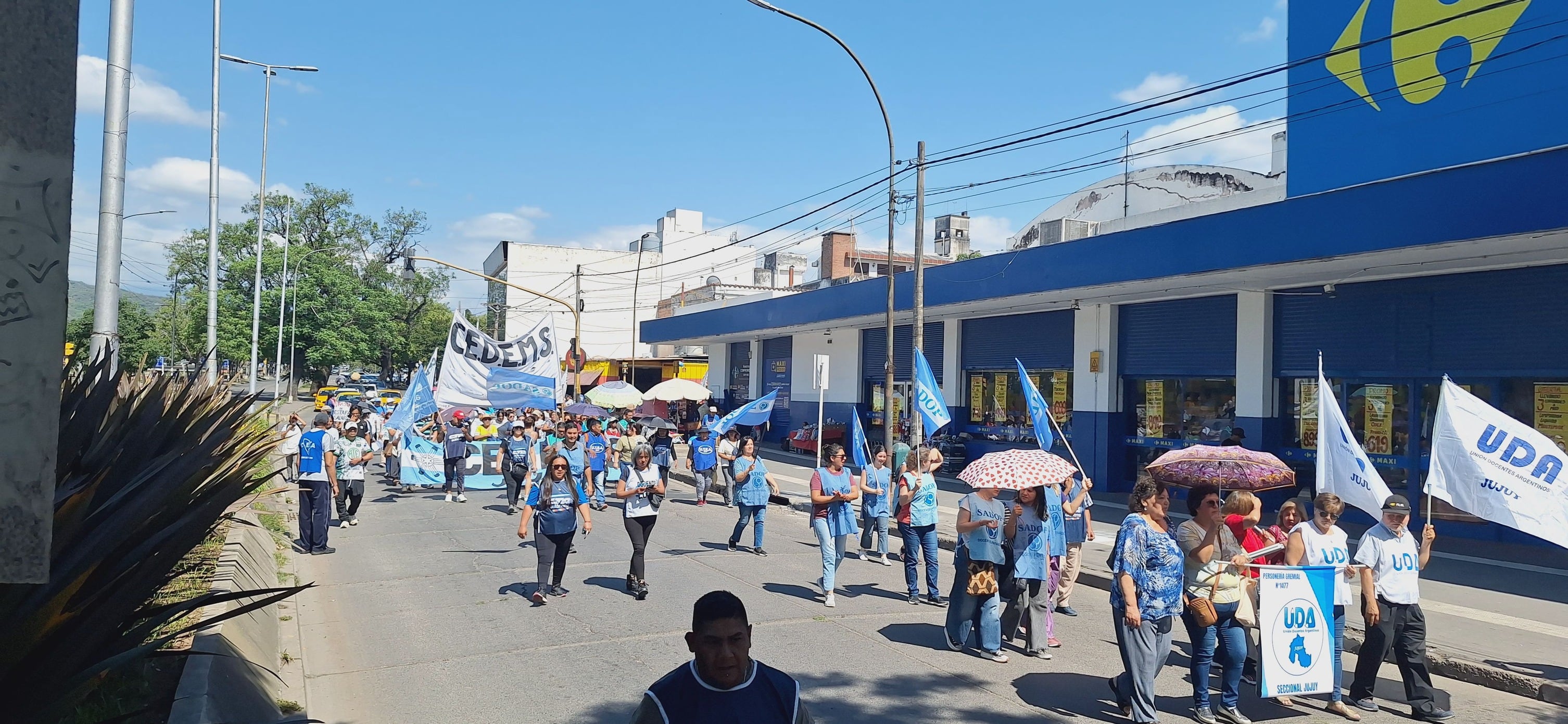 Docentes afiliados a UDA Jujuy y al CEDEMS, fueron parte de la marcha convocada por la Intergremial.