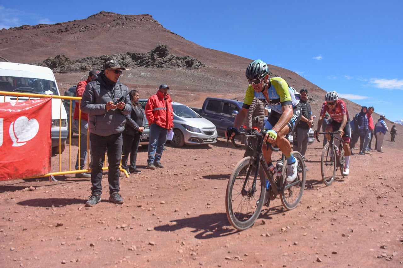 Vuelta de Mendoza 2023, septima etapa, el mendocino Mario Ovejero ganó la etapa reina en el Cristo Redentor.

Foto: Mariana Villa / Los Andes