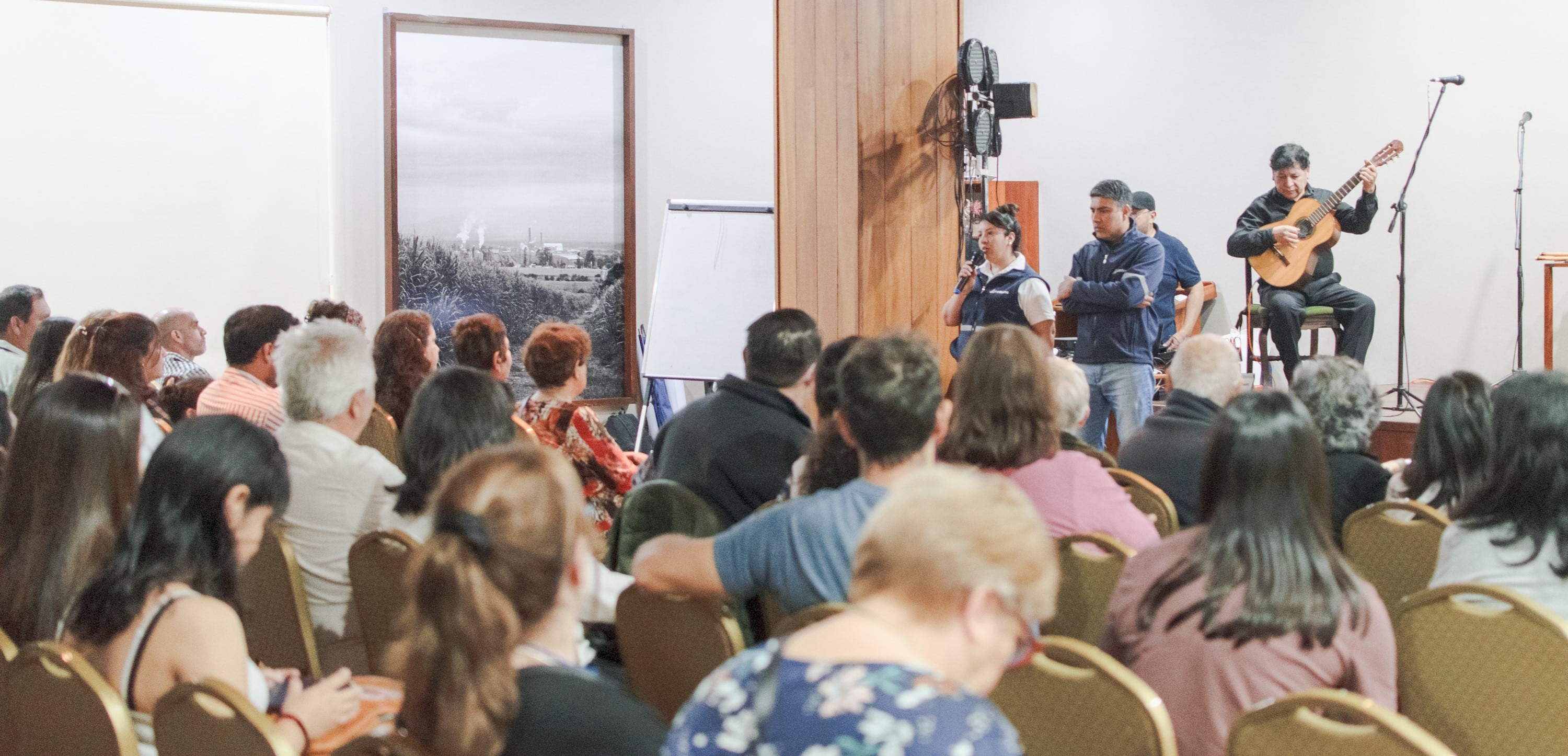 El público pudo disfrutar de variadas presentaciones artísticas en el transcurso de la Feria.