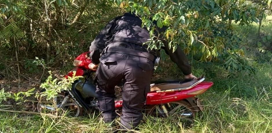 Efectivos policiales recuperaron una motocicleta robada en Comandante Andresito.