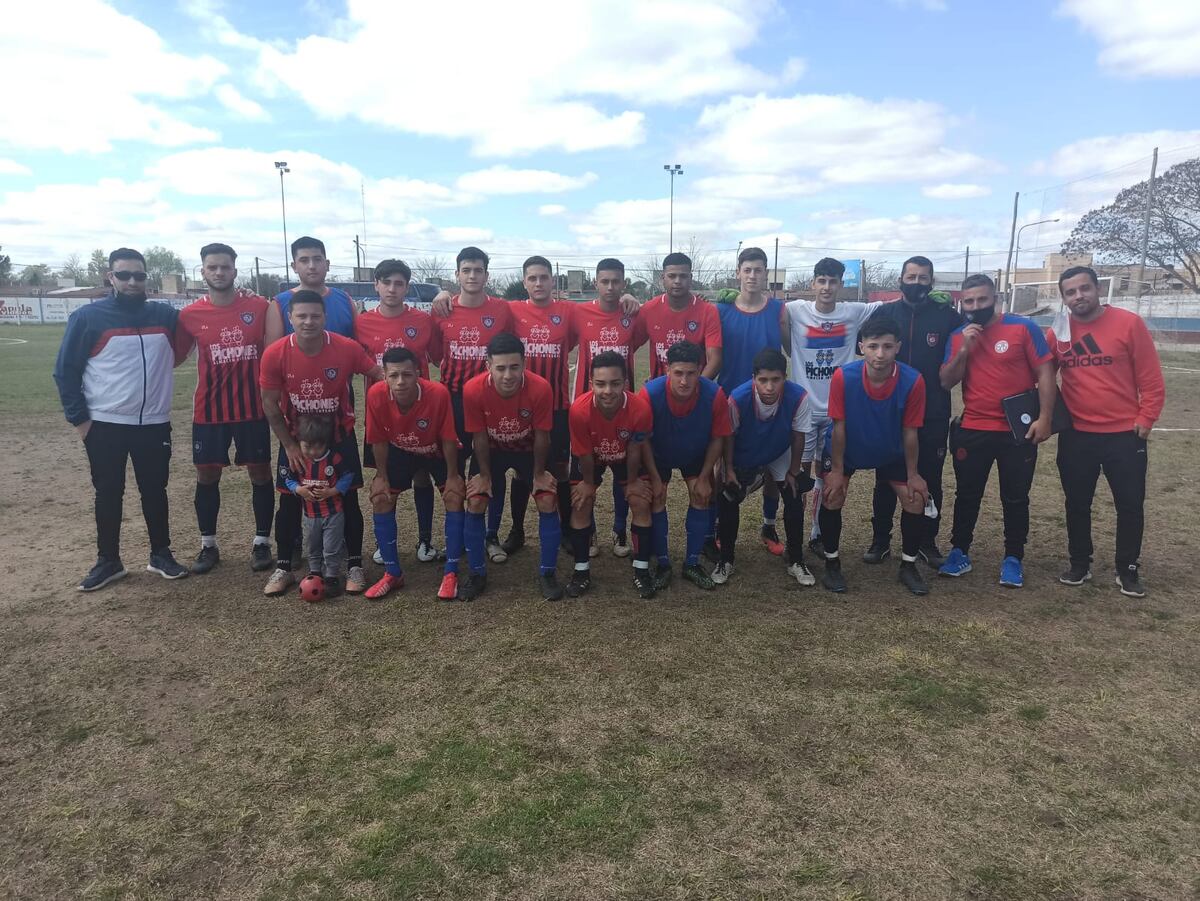 El Sportivo 24 le ganó sobre la hora a Belgrano de Río Primero y es líder en la Zona Oeste