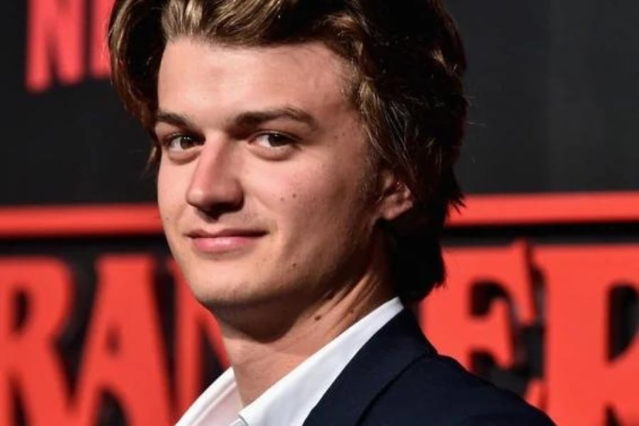 Joe Keery, Steve Harrington en “Stranger Things”, recuerda su paso por la serie que se acerca a su fin.