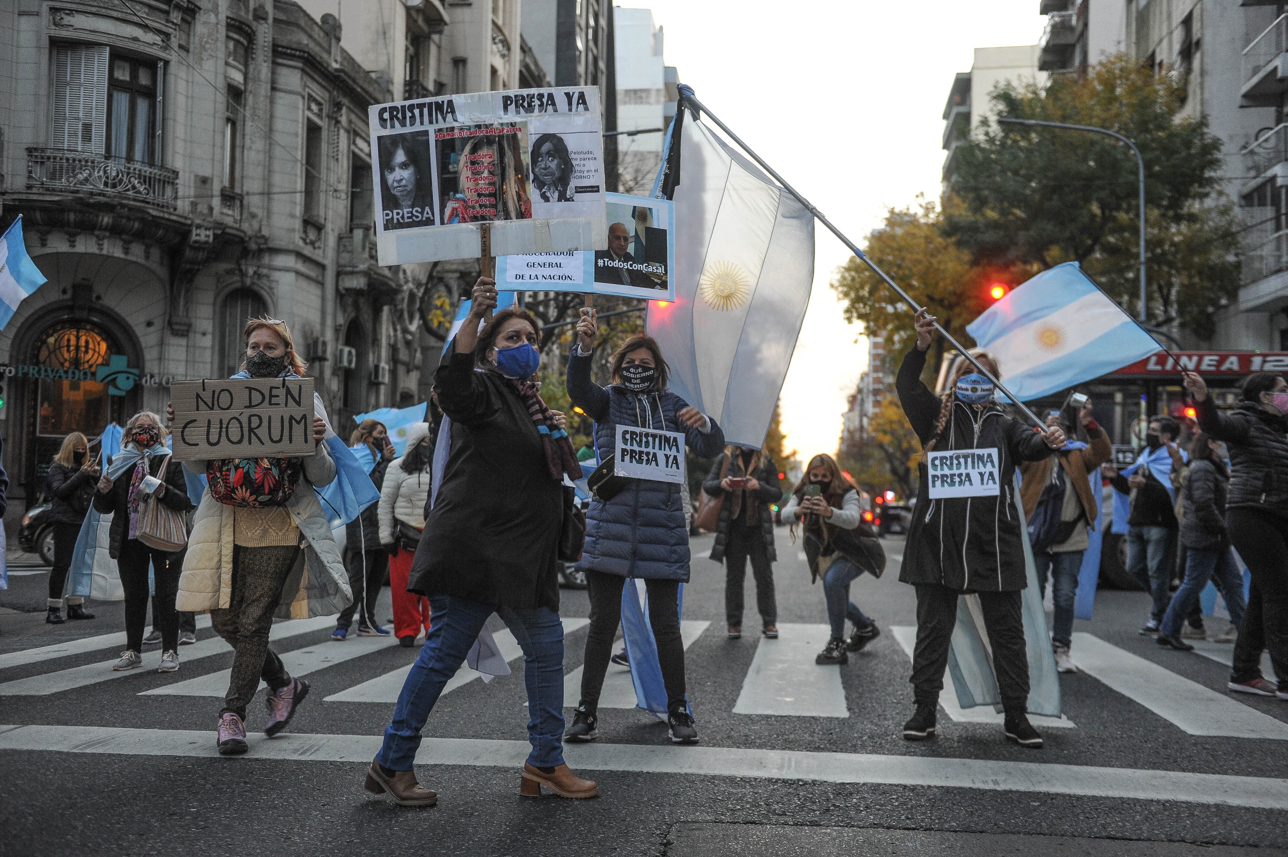 Marcha en contra de la reforma del ministerio publico fiscal en la camara de diputados 
Foto Federico Lopez Claro