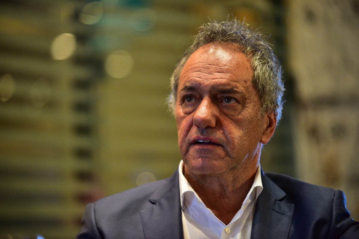 Daniel Scioli firmó su precandidatura en “Unidos Triunfaremos”, una lista que habilita las PASO dentro del oficialismo