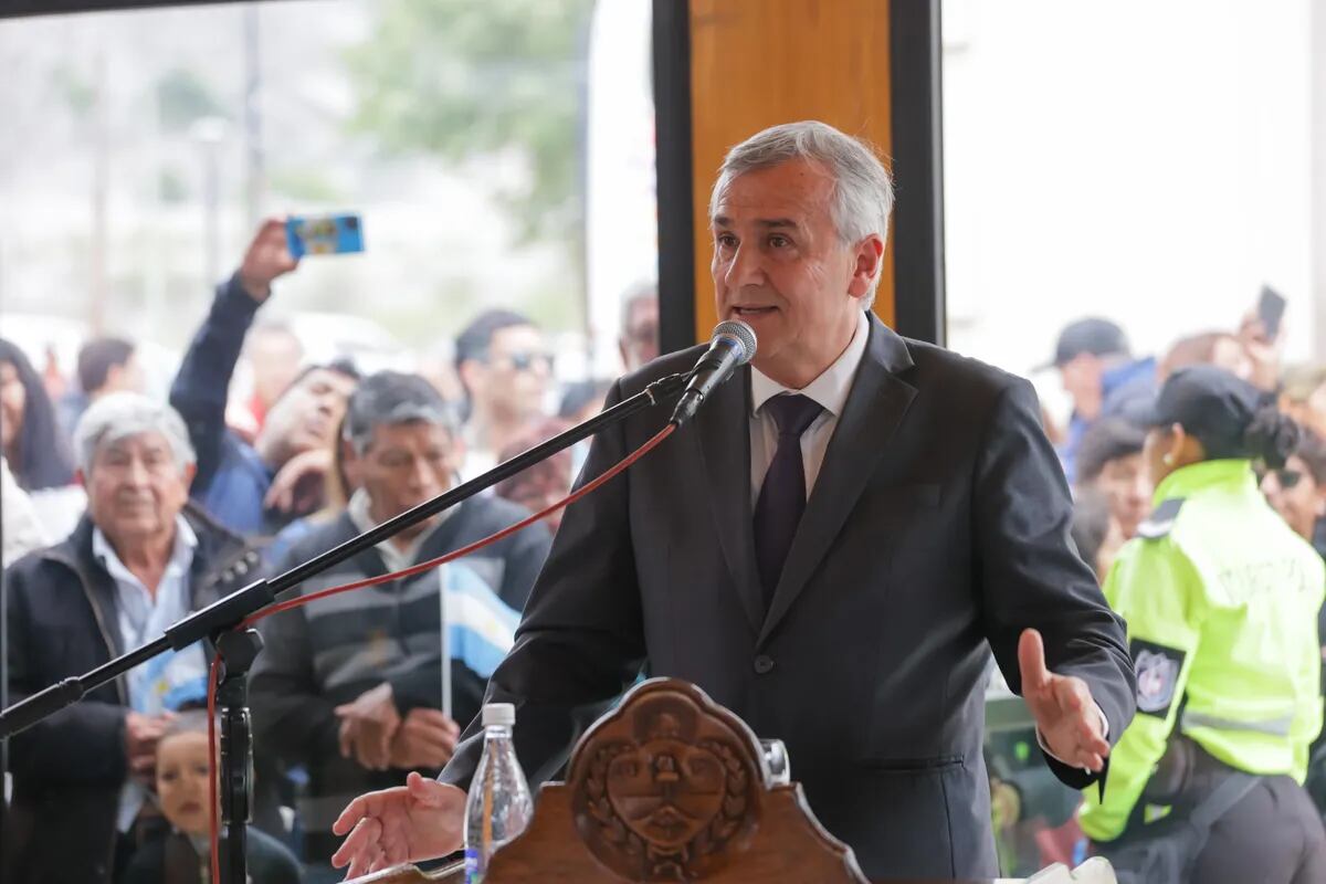 "Este es un anhelo cumplido, al igual que Cauchari, Cannava, el aeropuerto y GIRSU, entre otros", dijo el gobernador Gerardo Morales al dejar inaugurado simbólicamente el Tren Solar de la Quebrada.