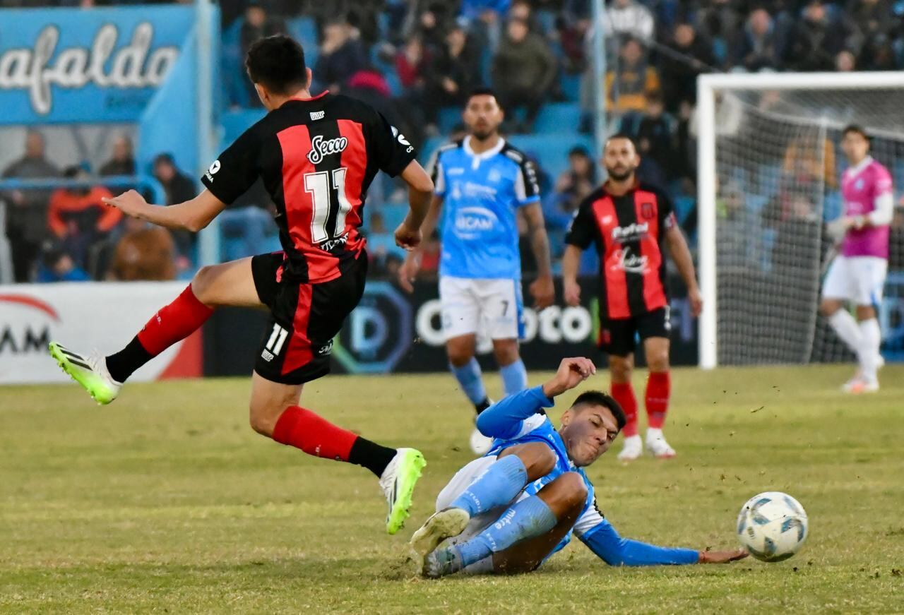 Estudiantes Rio Cuarto Vs Defensores de Belgrano en Rio IV