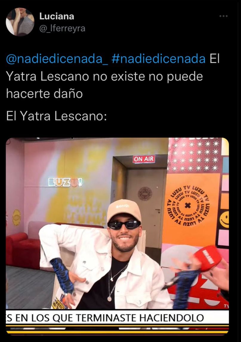 El cantante se lookeó como el líder de la banda de cumbia.