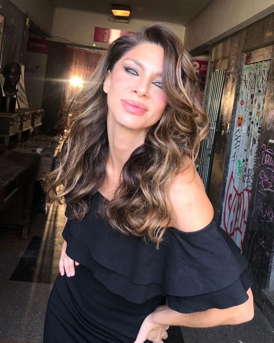 La actriz se mostró en un vestido black out liso y deslumbró con toda su belleza / Foto: Instagram