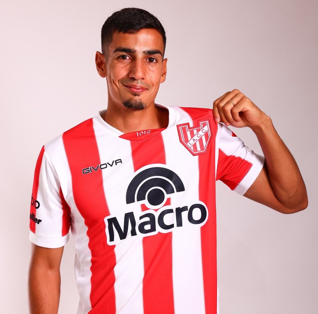 El lateral por izquierda Elías Pereyra llegó a Instituto a préstamo por año, con opción de compra. Viene de jugar en Godoy Cruz. (Prensa Instituto)