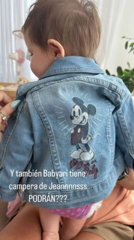 El look denim de Arianna Pella para ir a Disney.