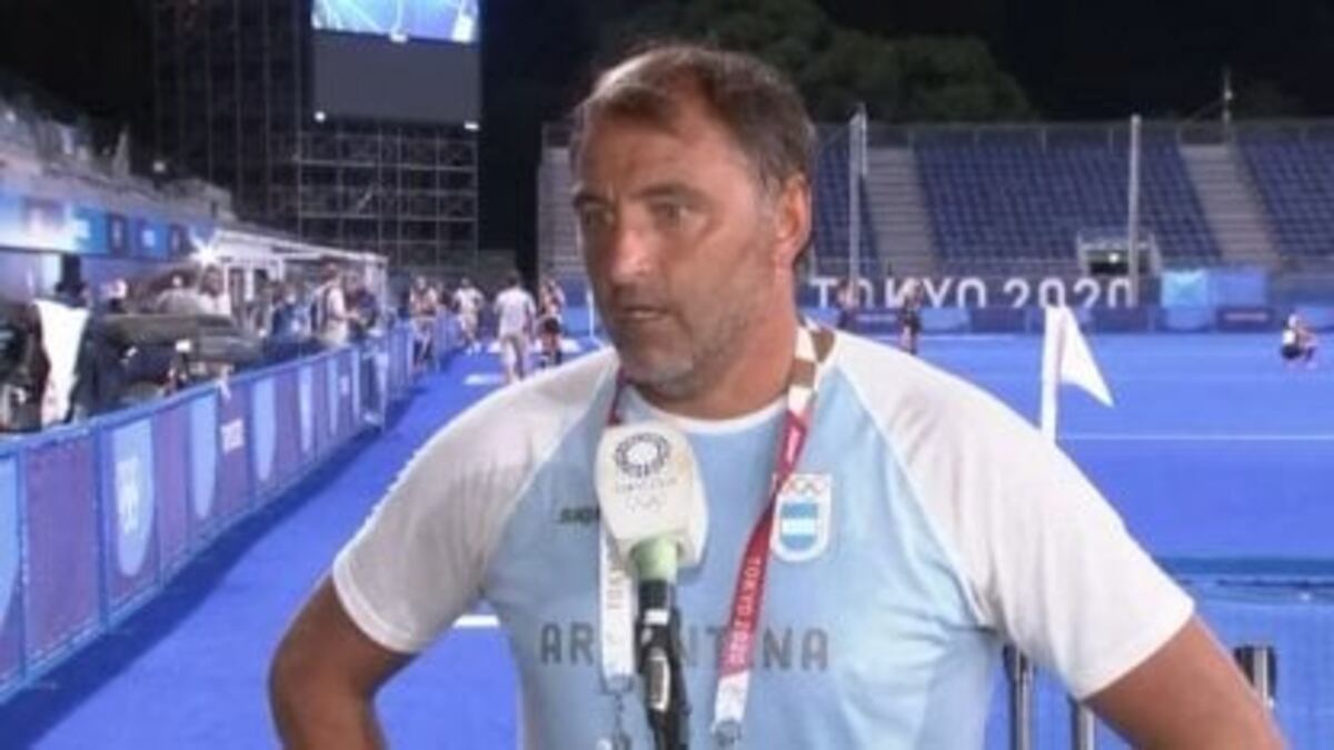 La emoción del Chapa Retegui, “sumamente orgulloso” de Las Leonas y su medalla de plata
