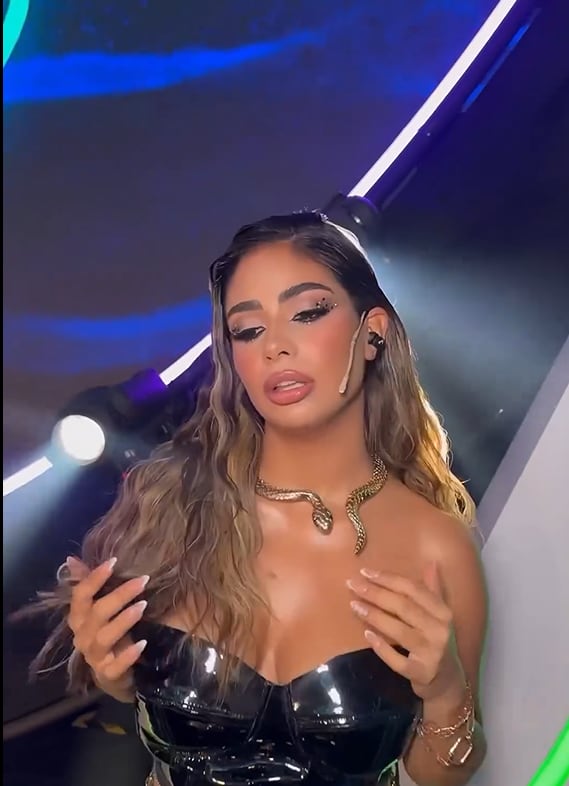 Daniela Celis encendió Instagram con un look total black de cuero y brillos