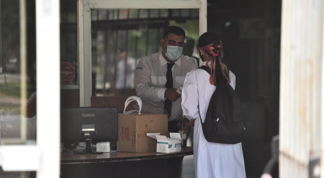 La Facultad de Ciencias Químicas retomó las actividades presenciales con los protocolos sanitarios correspondientes