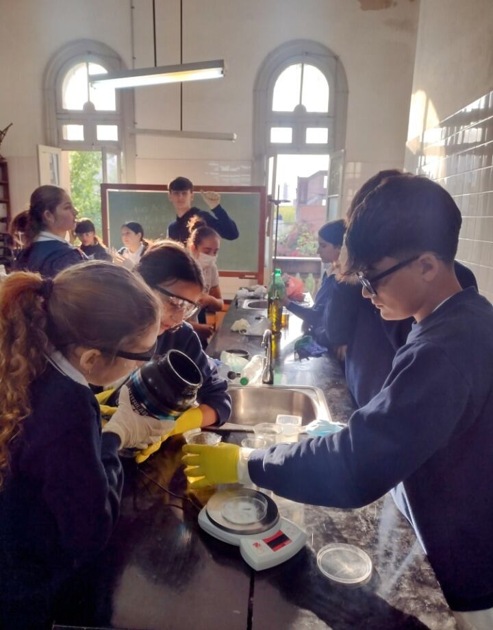 Más de 4800 estudiantes se capacitaron sobre el reciclaje de aceite usado en Argentina.