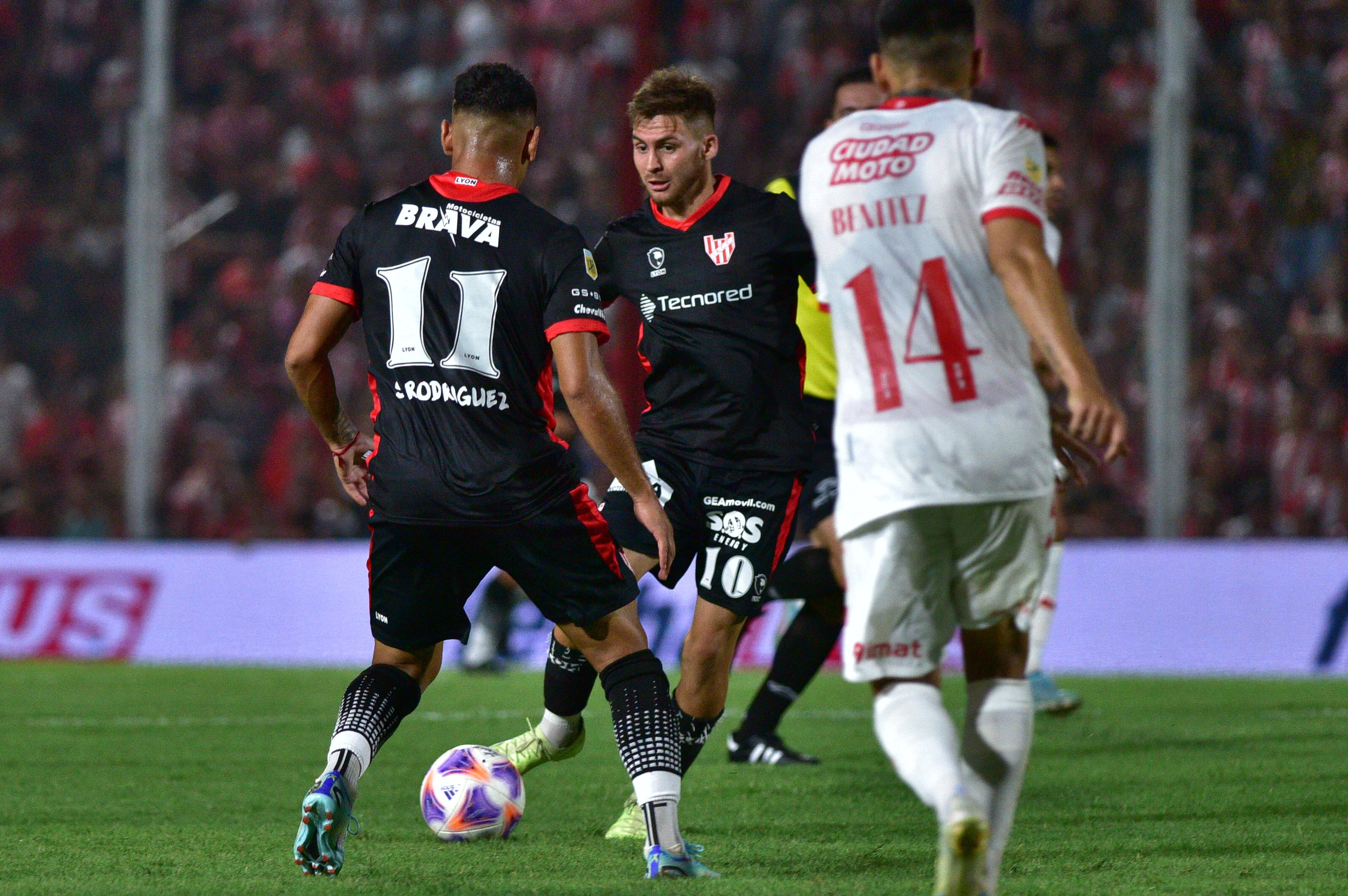 La Gloria disputó la tercera fecha de la Liga Profesional ante Huracán, en Alta Córdoba. (Ramiro Pereyra / La Voz)