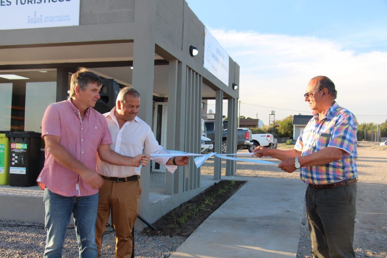 Con la apertura de la Oficina de Turismo se inauguró la temporada de verano en Orense