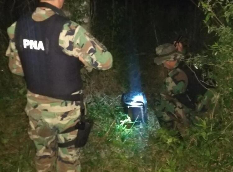 San Ignacio y Jardín América: incautan marihuana oculta en una zona de malezas.