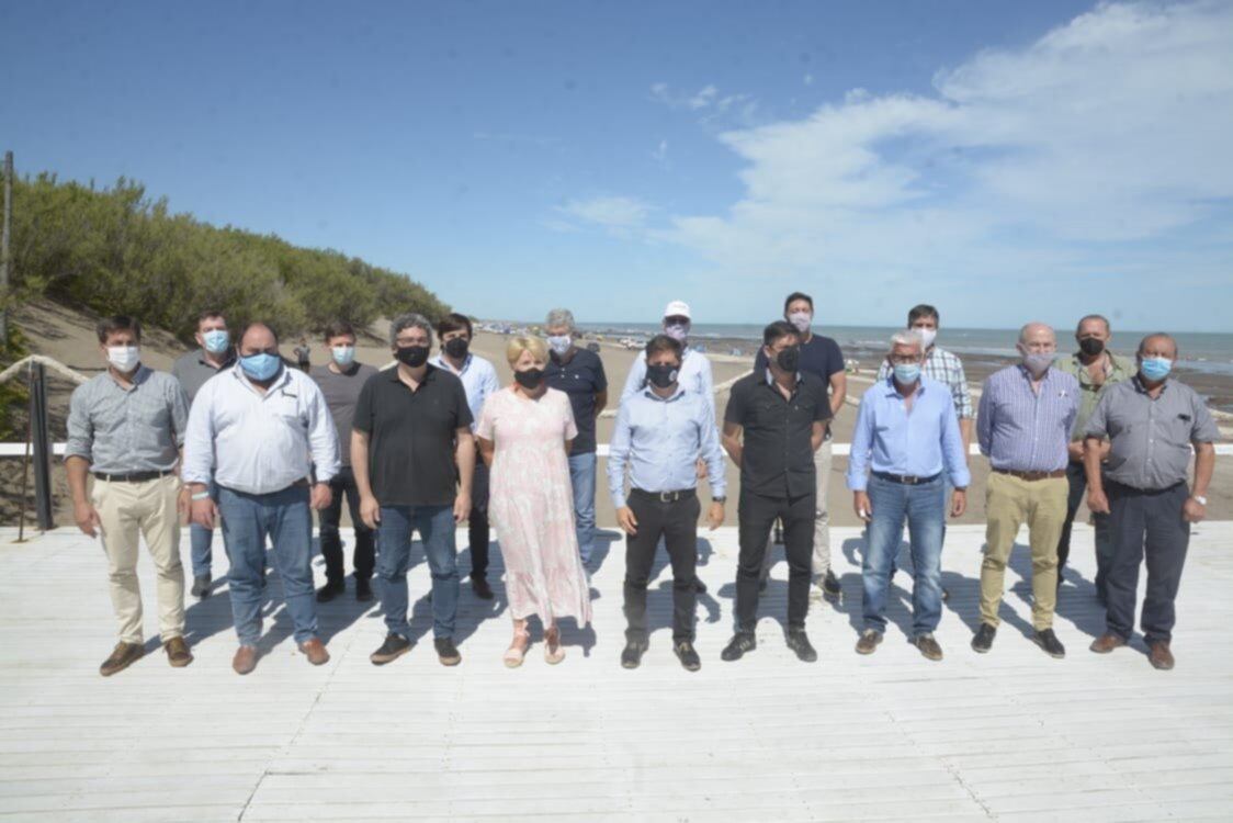 Intendentes de la región reunidos con Axel Kicillof en Monte Hermoso