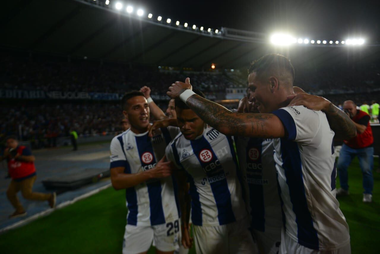 Miguel Navarro estableció el 1-0 de Talleres ante Huracán por la Liga Profesional. (Javier Ferreyra / La Voz)