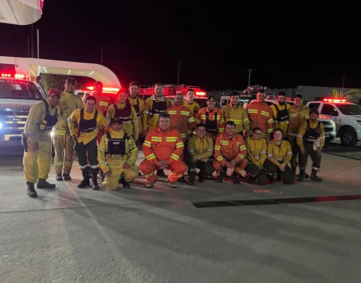 Bomberos de Arroyito y El Tío se suman a la lucha en el Pan de Azúcar