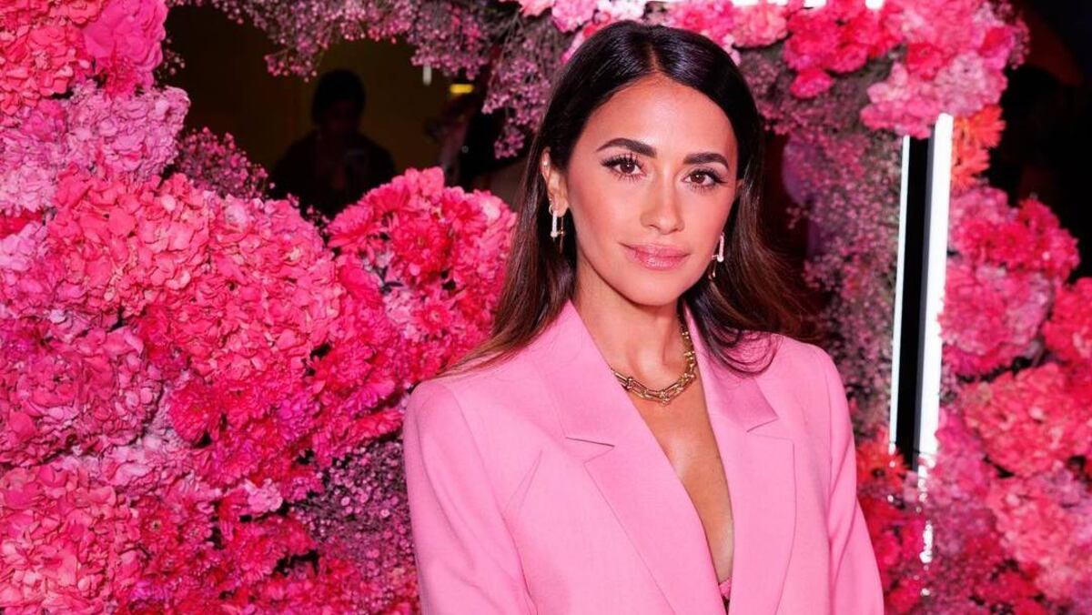 Lujo y sofisticación: cuánto vale el outfit que Antonela Roccuzzo usó en el evento de Guerlain