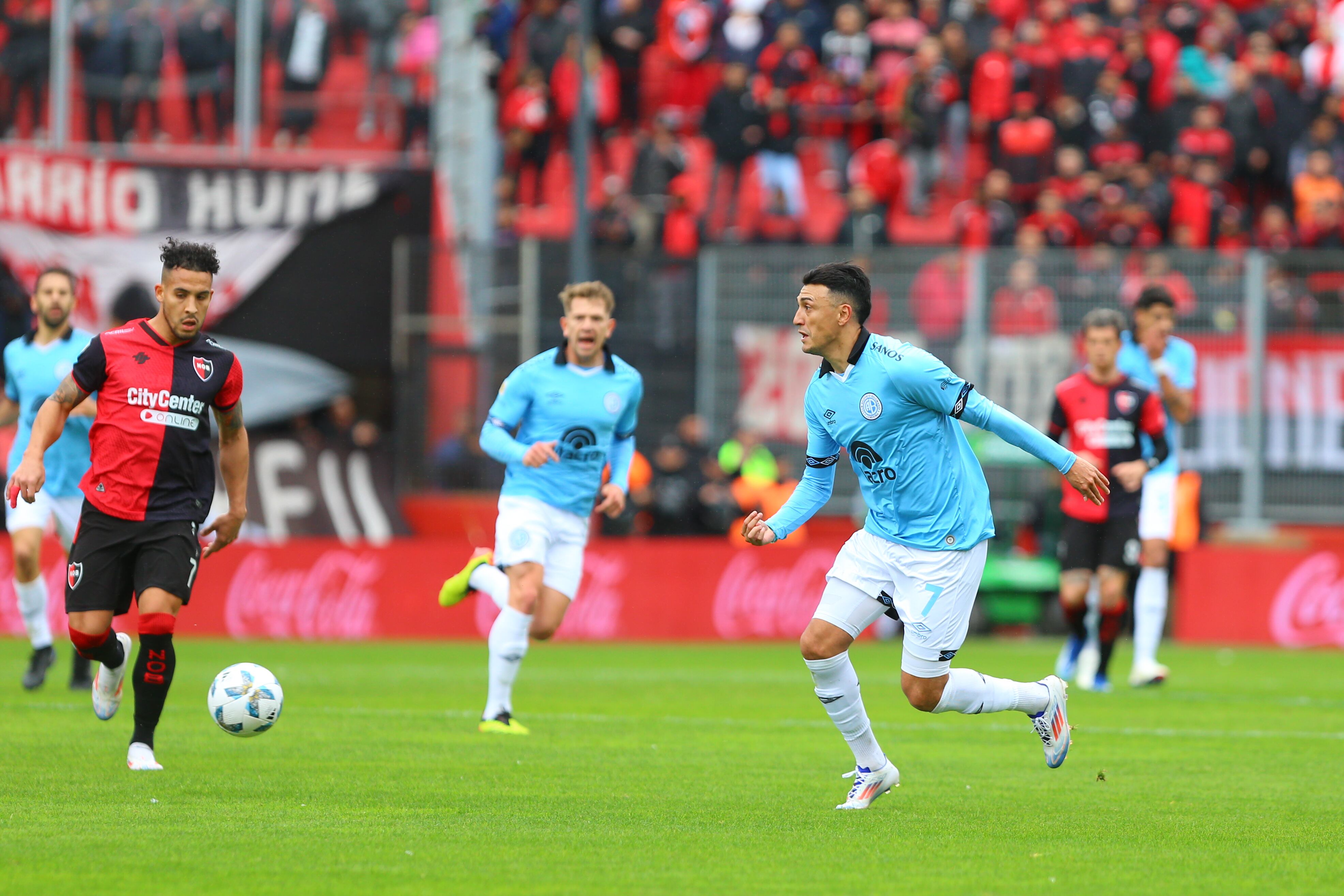 Matías Suárez en el empate ante Newell's en Rosario (Prensa Belgrano).