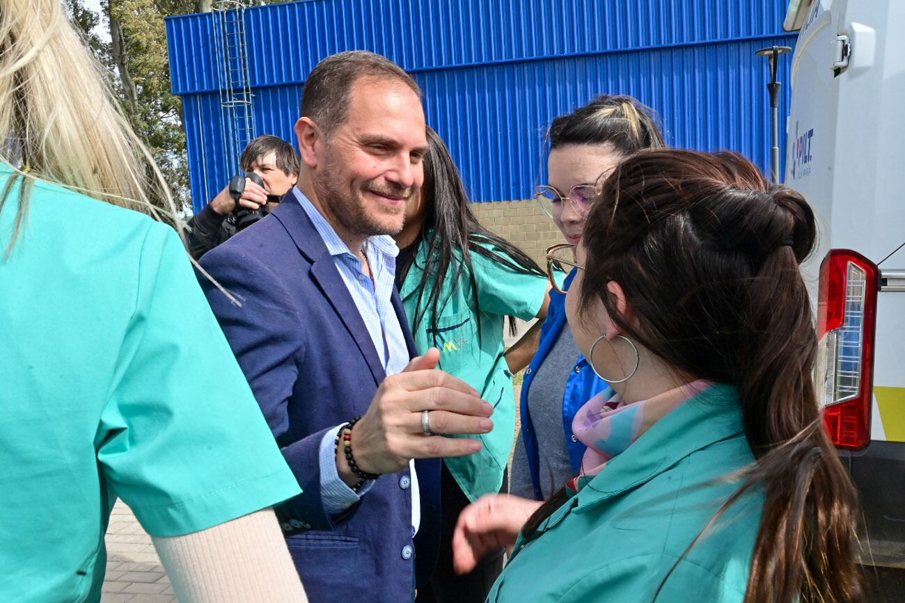 El intendente de Villa María, Martín Gill, en la inauguración de caps  (centro de atención primaria de la salud) en Parque Industrial de Villa María. (La Voz)
