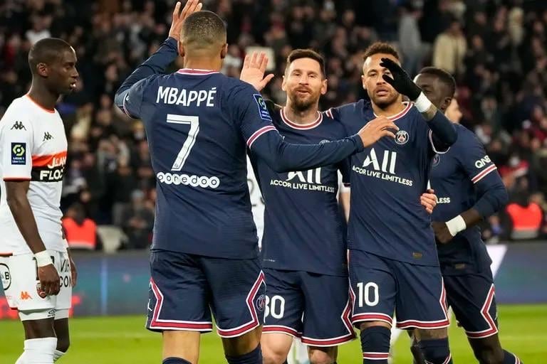 Lionel Messi, KylIan Mbappé  y Neymar, el tridente de ataque del PSG.