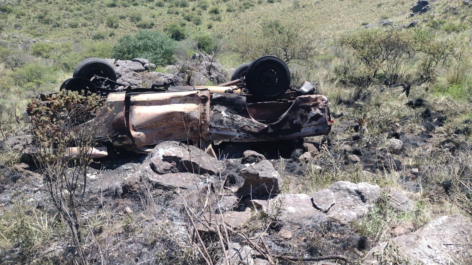 Reserva Ascochinga. Un hombre de 90 años perdió la vida tras desbarrancar con su camioneta. (Policía)