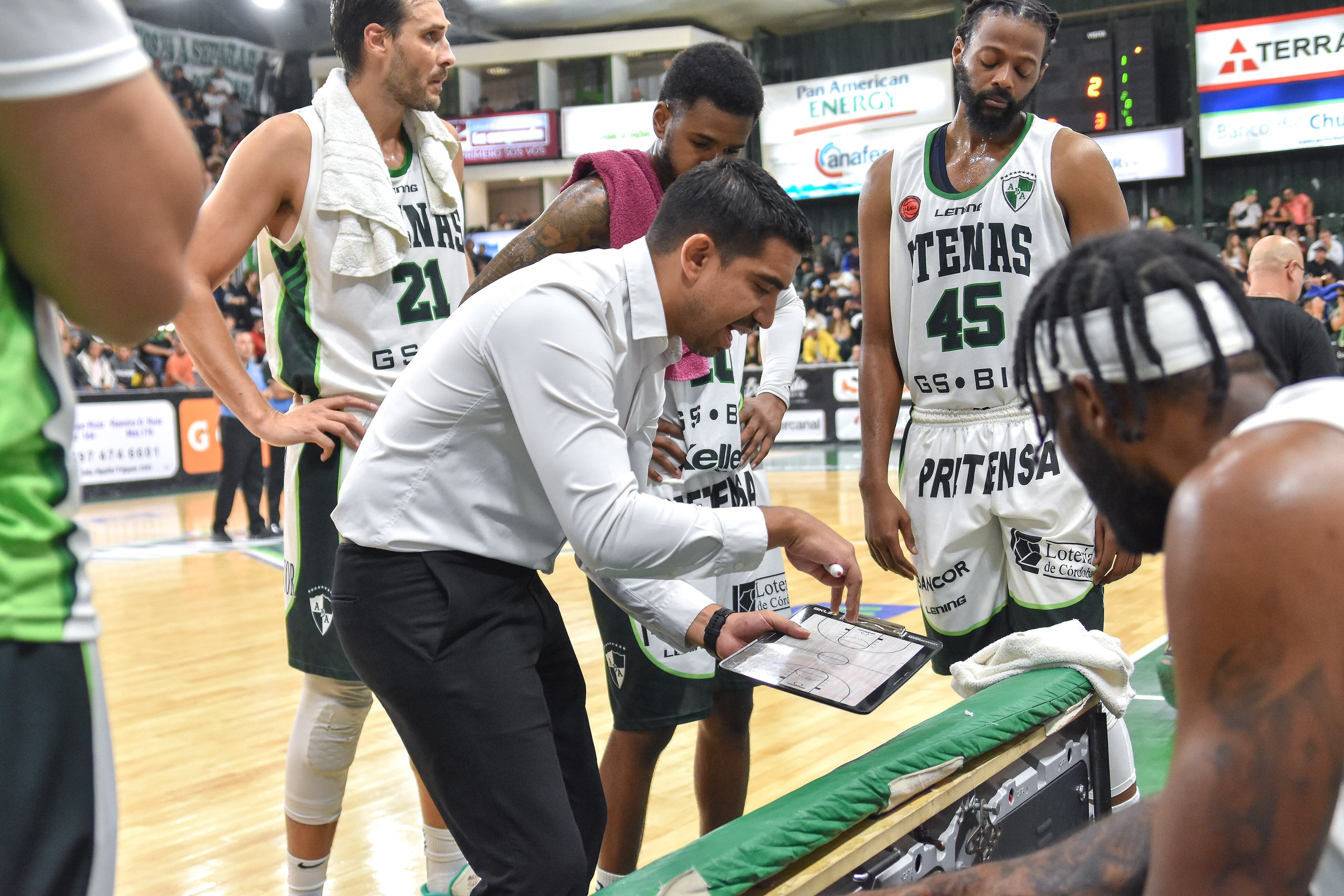 El técnico Elián Villafañe sigue cargando con la mochila de una racha negra en Atenas (Prensa Gimnasia CR)