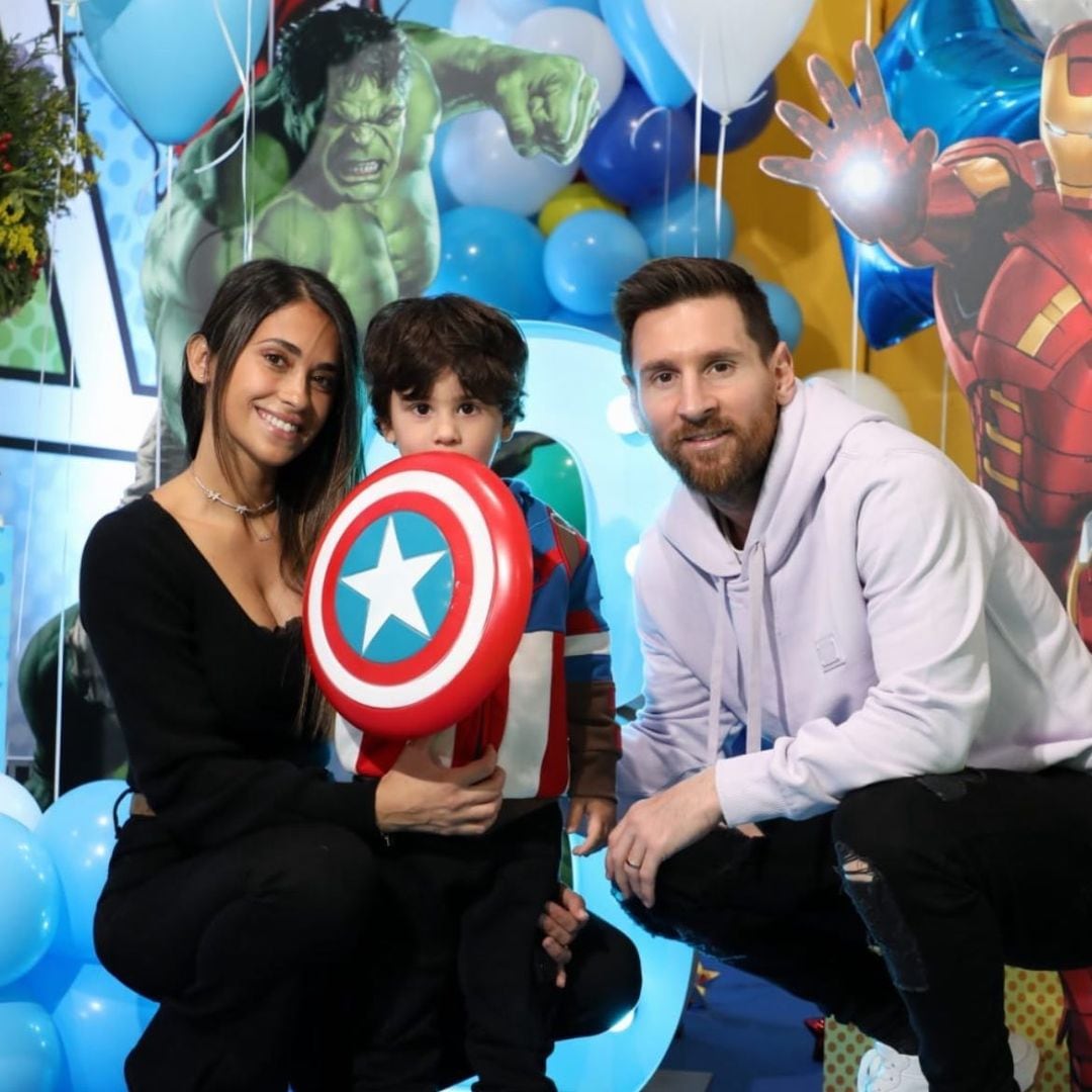 Antonela Roccuzzo repasó el año junto a su familia en fotos