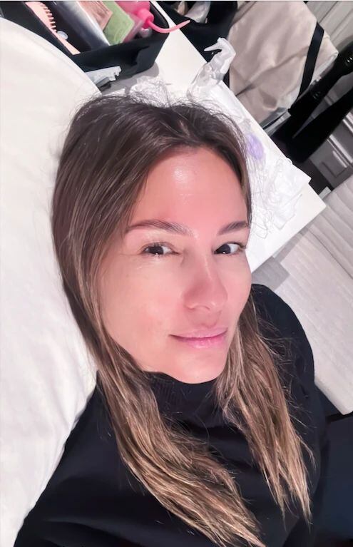 Así es el tratamiento de cejas de Pampita.