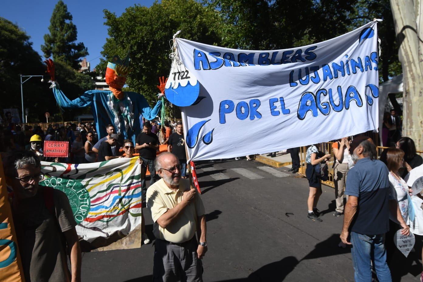 Protesta en defensa del agua, durante el Carrusel.